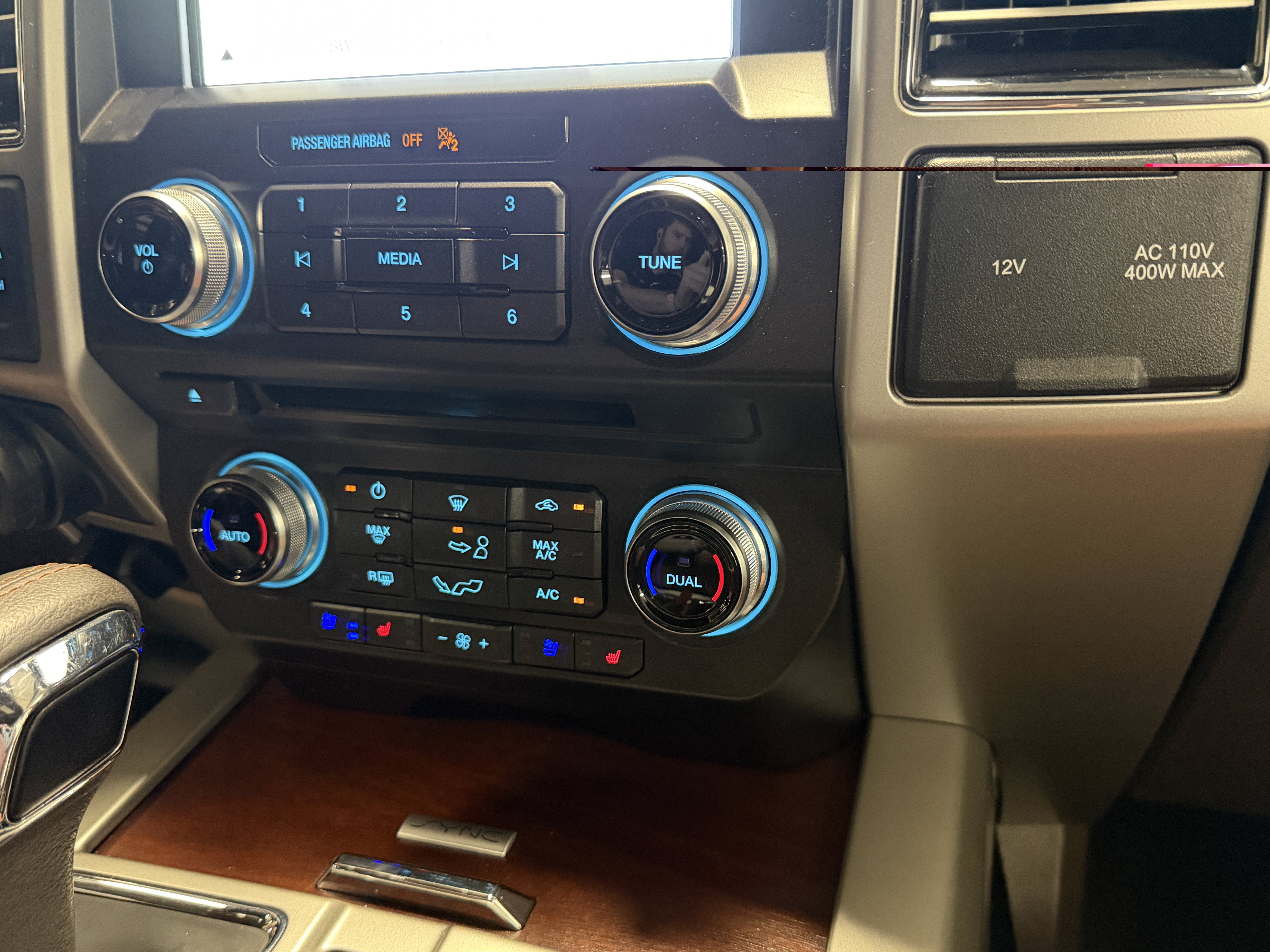 Used 2018 Ford F150 King Ranch w/ Equipment Group 601A Luxury AWD/4WD image 14