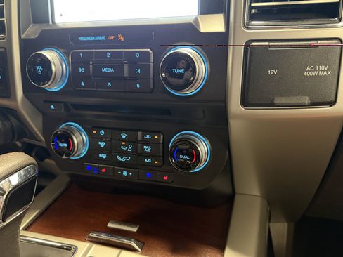 Used 2018 Ford F150 King Ranch w/ Equipment Group 601A Luxury AWD/4WD image 14