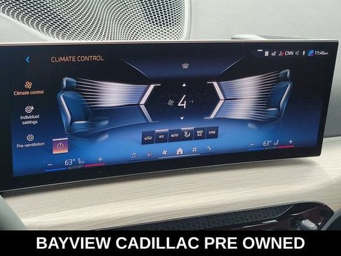 Used 2025 BMW 230i Coupe w/ Convenience Package RWD image 30