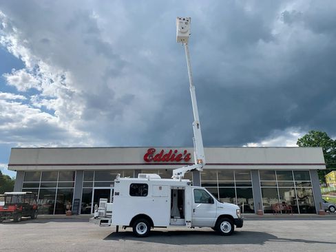 Used 2018 Ford E-350 and Econoline 350 Super Duty RWD image 45