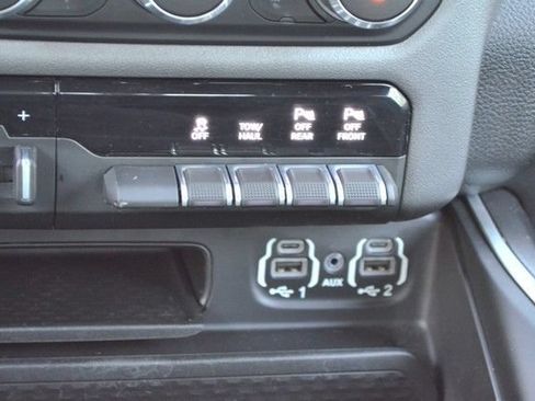 Used 2022 RAM 1500 Big Horn AWD/4WD image 29