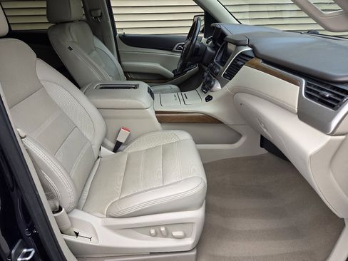 Used 2020 GMC Yukon XL Denali image 16