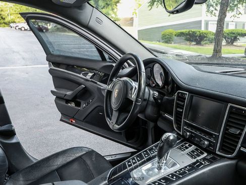 Used 2011 Porsche Panamera 4 AWD/4WD image 45