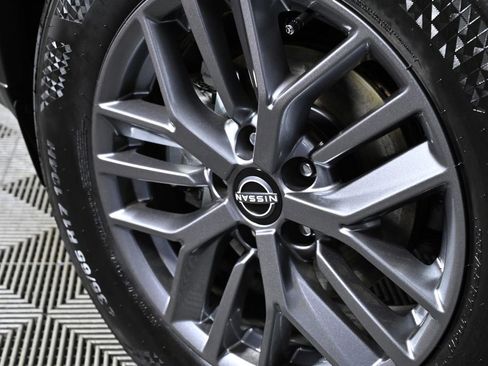 Certified 2025 Nissan Rogue S image 29