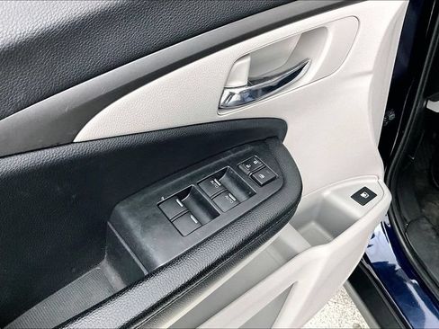Used 2021 Honda Pilot EX image 32