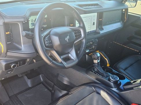 Used 2024 Ford Bronco Badlands image 10