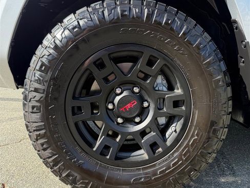 Used 2024 Toyota 4Runner TRD Off-Road Premium w/ Moonroof Package AWD/4WD image 17