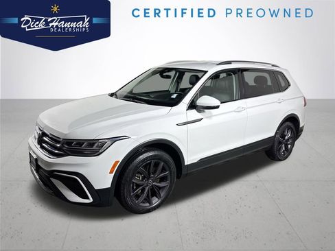 Certified 2022 Volkswagen Tiguan SE image 1