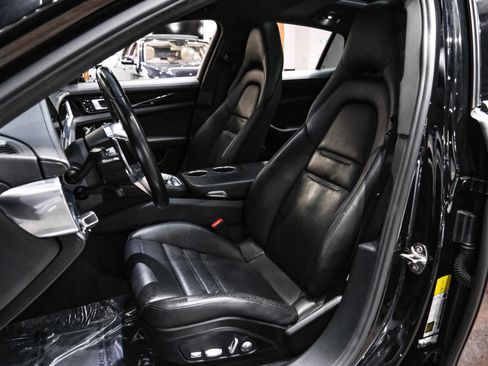 Used 2018 Porsche Panamera 4 image 27