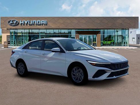 New 2026 Hyundai Elantra Blue image 10