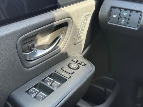 Used 2025 Honda Pilot TrailSport image 29