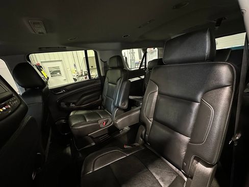 Used 2018 Chevrolet Suburban LT image 29