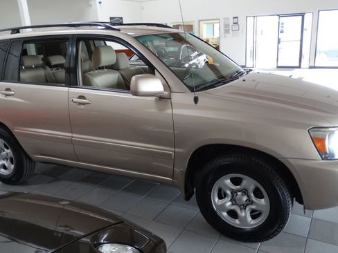 Used 2005 Toyota Highlander image 4