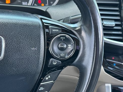 Used 2016 Honda Accord Touring image 31