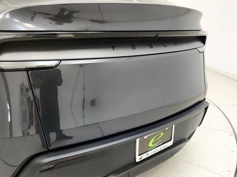 Used 2026 Tesla Model Y 2WD image 26