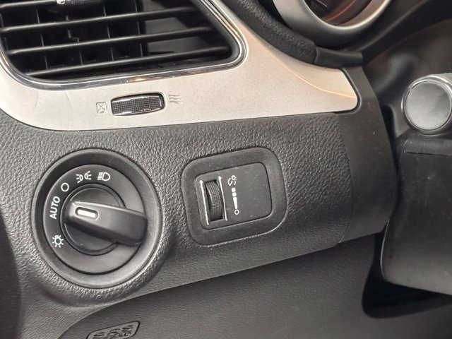 Used 2018 Dodge Journey SE w/ Connectivity Group FWD image 17