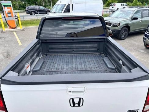 Used 2023 Honda Ridgeline Sport image 11