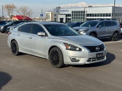 Used 2015 Nissan Altima 3.5 SL image 1
