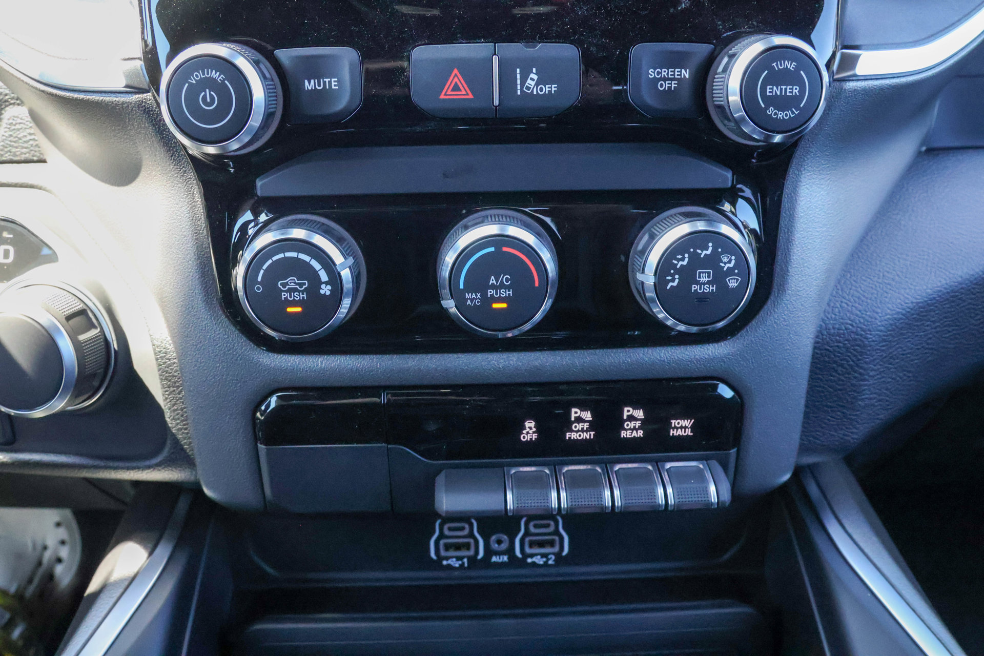 New 2026 RAM 1500 Express AWD/4WD image 20