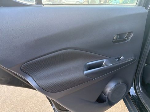 Used 2021 Nissan Kicks S image 27