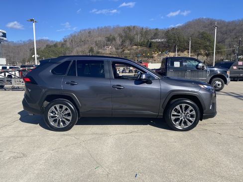 Used 2023 Toyota RAV4 XLE Premium image 38