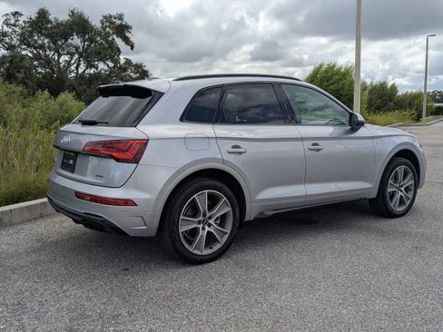 Certified 2025 Audi Q5 2.0T Premium w/ Convenience Plus Package image 4