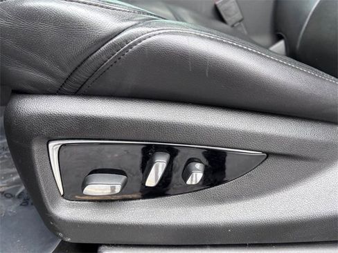 Used 2020 Cadillac Escalade Luxury image 12