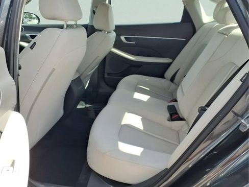 Used 2025 Hyundai Sonata SEL FWD image 13