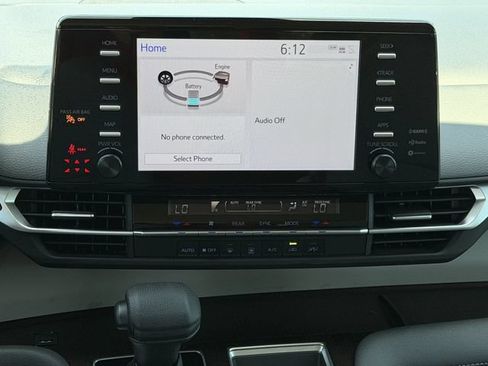 Used 2022 Toyota Sienna LE FWD image 16