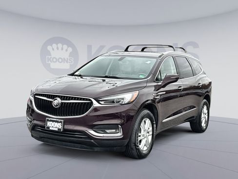 Used 2018 Buick Enclave Essence image 1