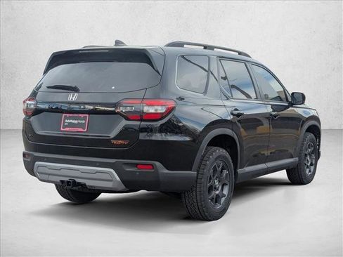 New 2025 Honda Pilot TrailSport image 2