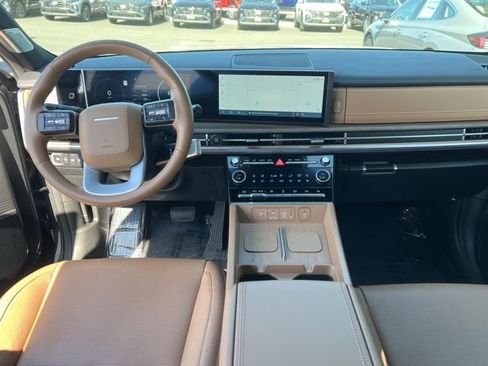 Used 2025 Hyundai Santa Fe Limited image 5