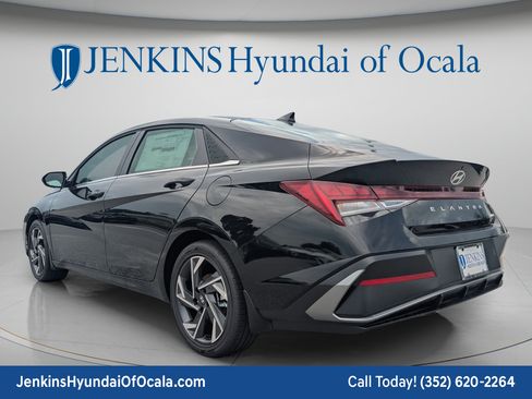 New 2026 Hyundai Elantra Limited FWD image 6