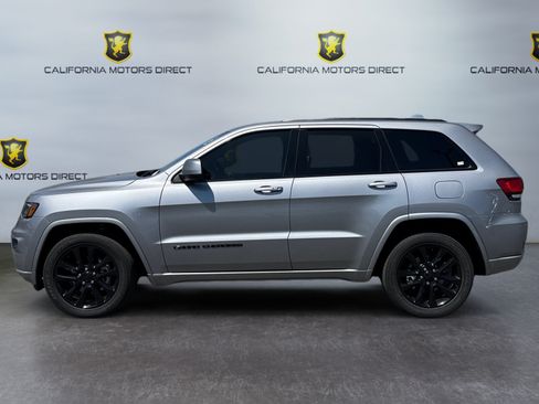 Used 2020 Jeep Grand Cherokee Altitude RWD image 2