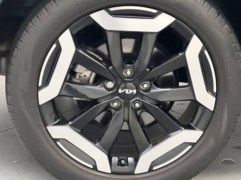 Used 2024 Kia Telluride EX w/ EX Captain's Chair Package image 84