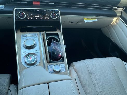 Used 2023 Genesis GV80 2.5T w/ Prestige 20" Package image 37