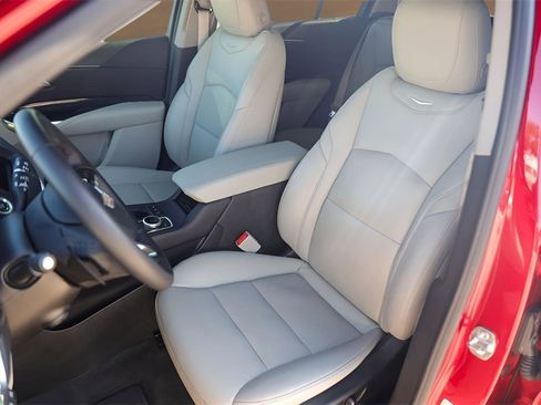 Certified 2022 Cadillac XT4 Premium Luxury w/ Technology Package image 7