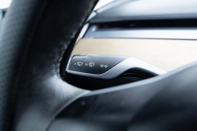 Used 2023 Tesla Model 3 Standard Range RWD image 15