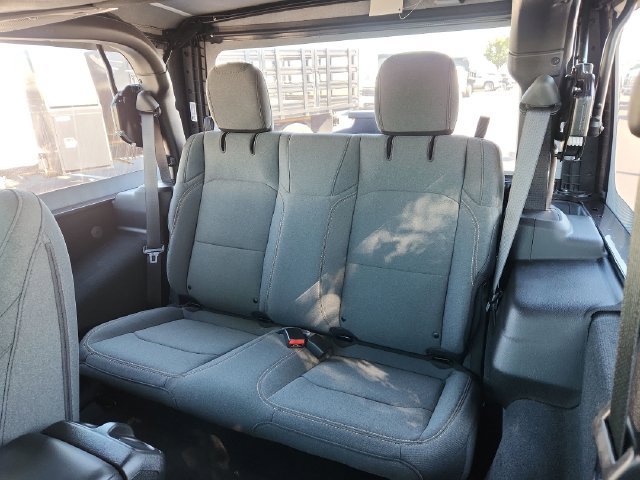 Used 2025 Jeep Wrangler Sport AWD/4WD image 27