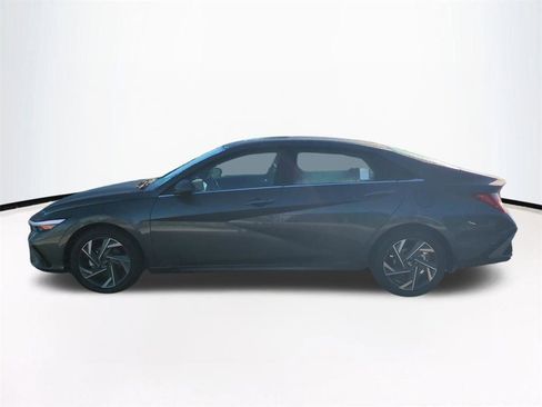 New 2026 Hyundai Elantra Limited image 8