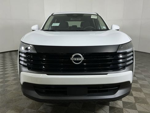 New 2025 Nissan Kicks SV image 2