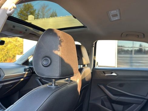 Used 2019 Volkswagen Jetta SEL Premium image 44