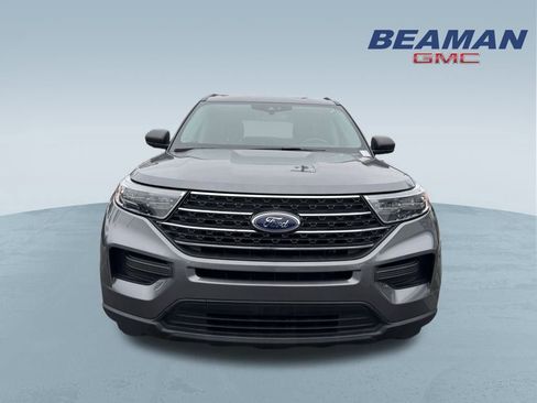 Used 2022 Ford Explorer XLT image 2