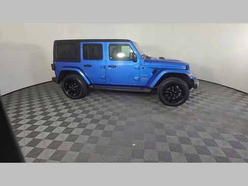 Used 2022 Jeep Wrangler Unlimited Sahara image 35
