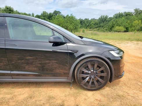 Used 2022 Tesla Model X Plaid AWD/4WD image 10