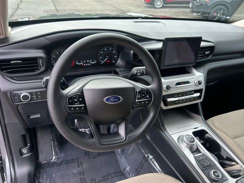 Used 2022 Ford Explorer 4WD w/ Class IV Trailer Tow Package image 13