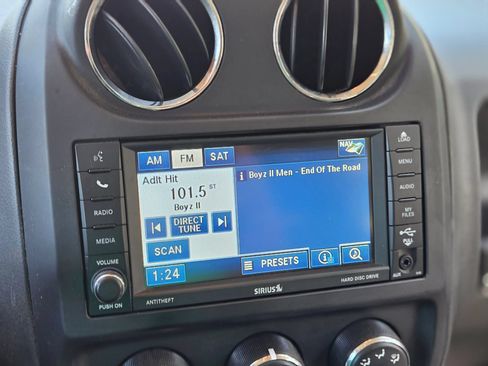 Used 2015 Jeep Patriot High Altitude AWD/4WD image 12
