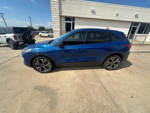 Used 2022 Ford Escape SE w/ SE Sport Appearance Package FWD image 8