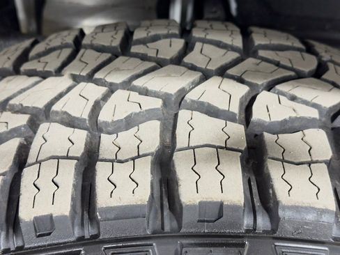 Used 2022 GMC Hummer EV Edition 1 w/ LPO, Illumination Package image 38