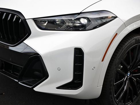 New 2026 BMW X6 xDrive40i w/ Climate Comfort Package image 12